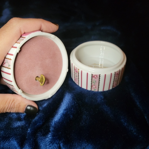 Ardleigh Elliott Music Box Heirloom Edition Mother & Daughter - Picture 3 of 7